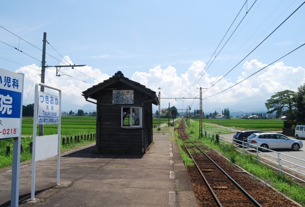 月岡駅ホーム