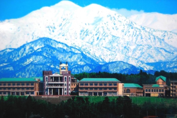 片山学園全景