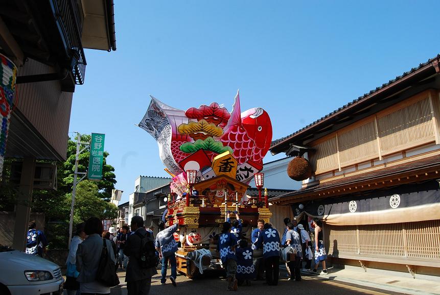 岩瀬曳山車祭 いわせひきやままつり 富山フィルムコミッション 岩瀬曳山車祭 いわせひきやままつり 富山フィルムコミッション